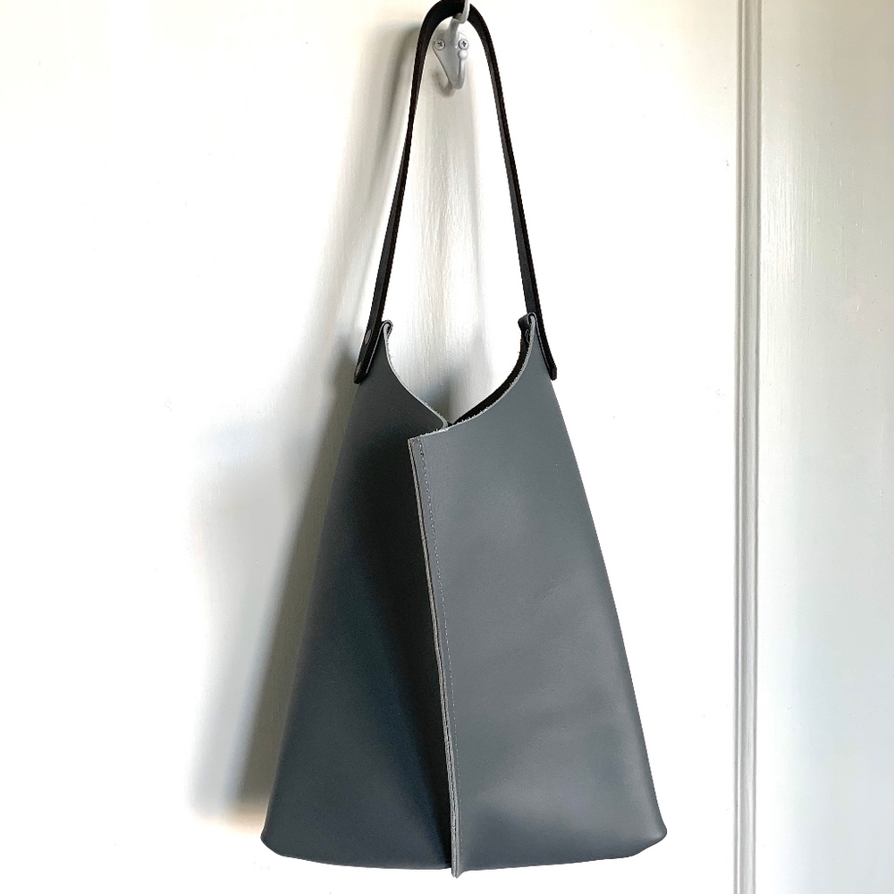 Gray leather tote 10in Scabby Robot